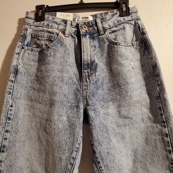 Cotton On High Rise Distressed Mom Jeans - Picture 8 of 14
